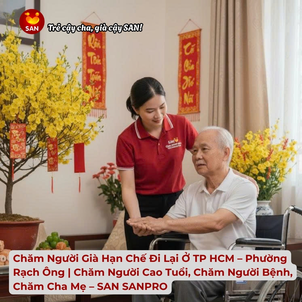 Chăm người già hạn chế đi lại tại TP HCM