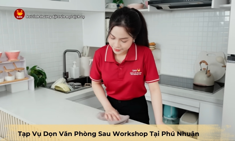 tạp vụ dọn văn phòng sau workshop tại Phú Nhuận