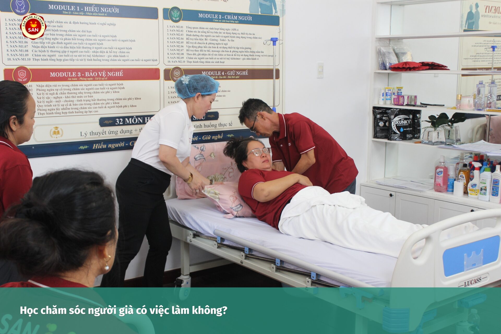 học chăm sóc người già có việc làm