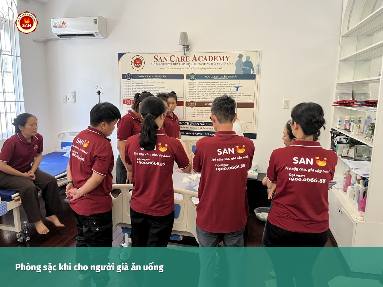 phòng sặc khi cho người già ăn uống